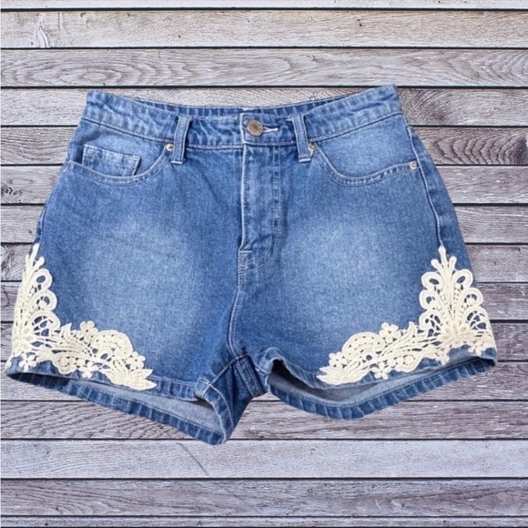 Urban Outfitters BDG Lace Jean Shorts Size 26 NWOT - Picture 2 of 2